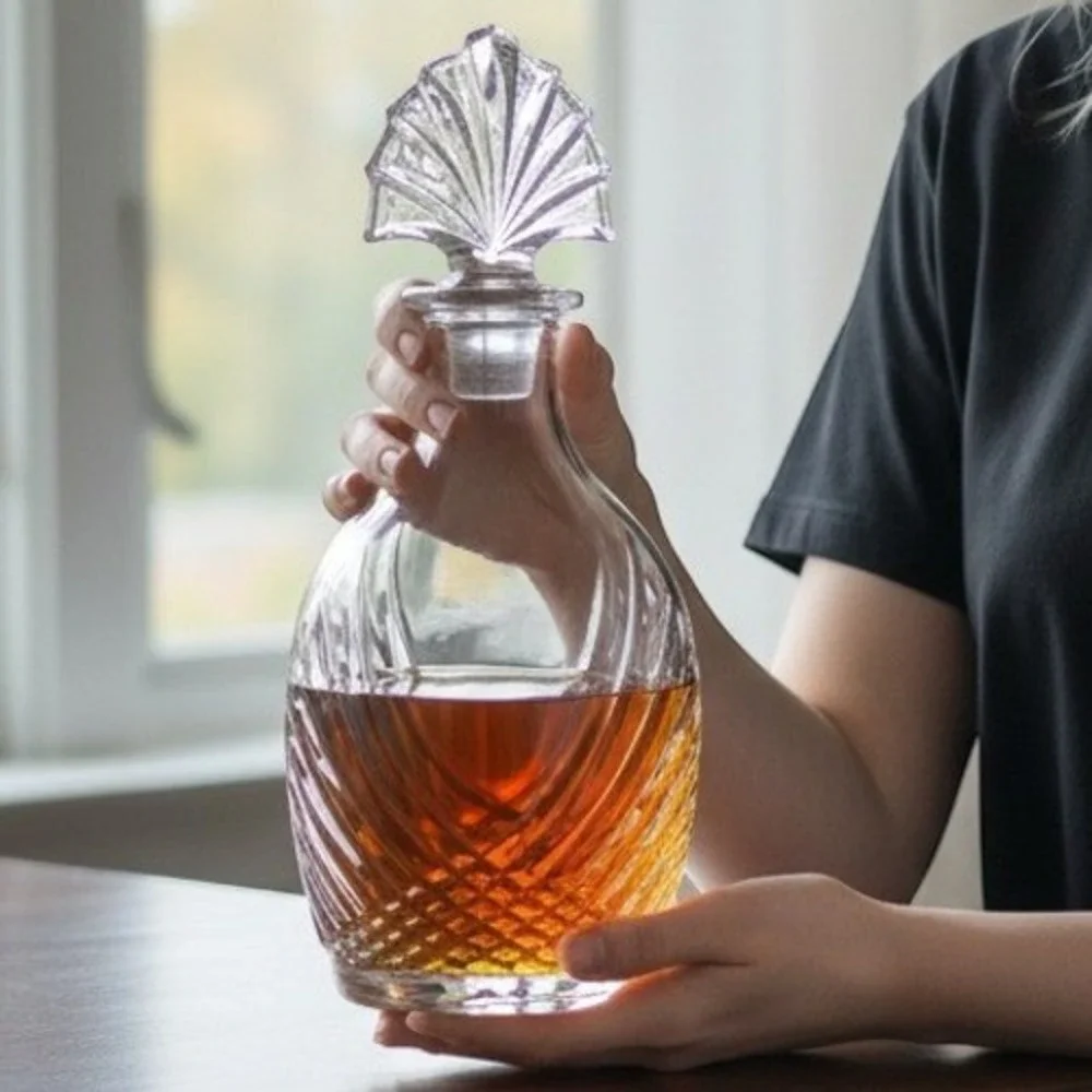 Vintage‎ Crystal Glass Wine Spirits Decanter with Fan Shell Stopper Cut Glass